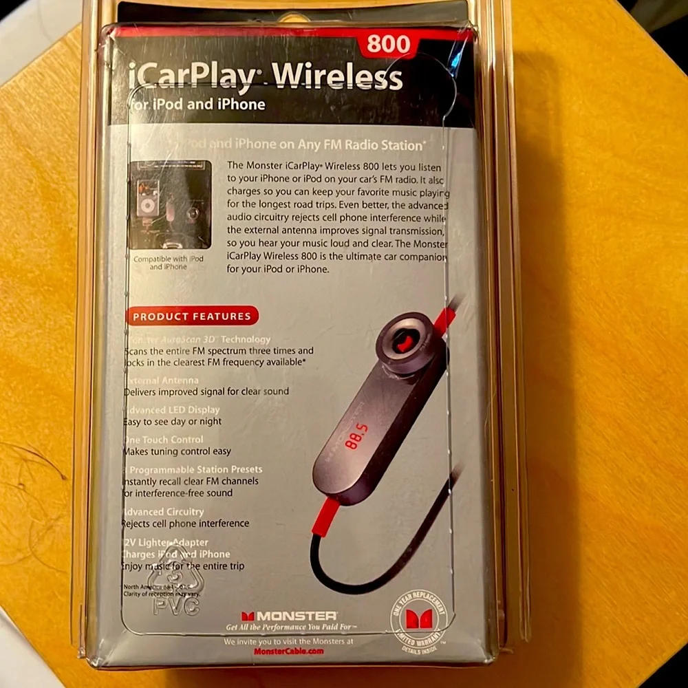 Monster iCarPlay Wireless 300 and 800